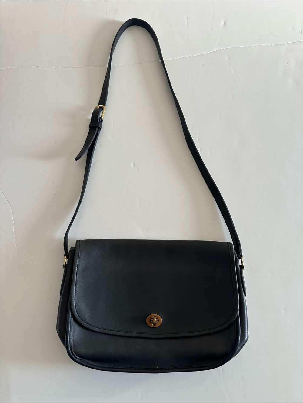 Coach Vintage Leather City Classic Shoulder Bag 80's/90's Made in USA